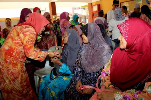 PK10_11082012_SUMBANG_DUIT_RAYA