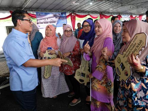 DATUK SERI AHMAD FAIZAL AZUMU