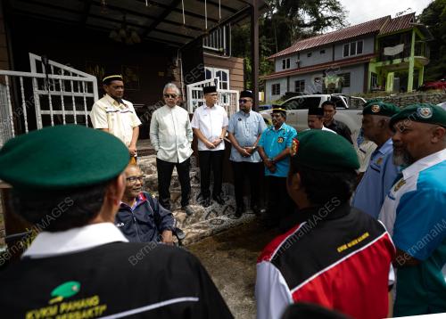 AL-SULTAN ABDULLAH RI'AYATUDDIN AL-MUSTAFA BILLAH SHAH