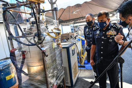 DATUK AYOB KHAN MYDIN PITCHAY
