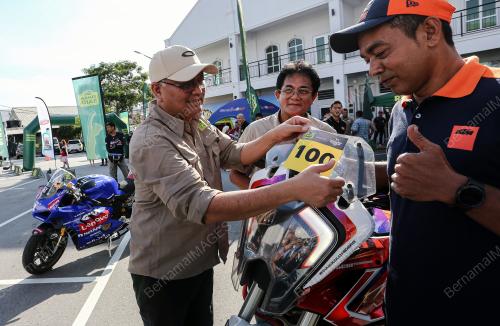 SHAMSUL ANUAR NASARAH