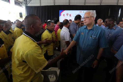 DATUK SERI ISMAIL SABRI YAAKOB