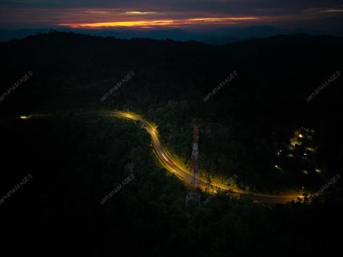 GAJAH DAN MANUSIA: KONFLIK YANG BELUM SELESAI