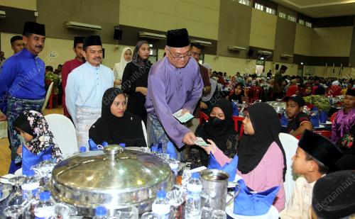 DATUK SERI DR SHAMSUL ANUAR NASARAH