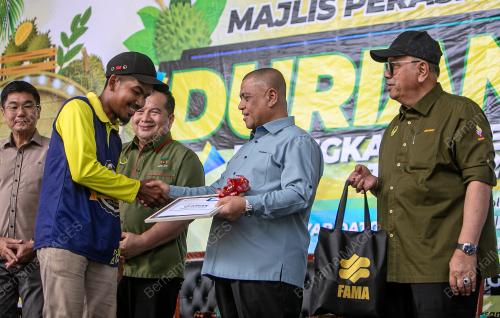 DATUK SERI SAARANI MOHAMAD