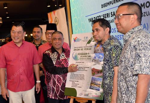 DATUK SERI SAARANI MOHAMAD