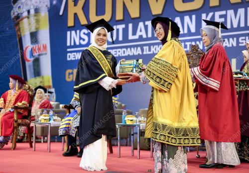 DR ZALIHA MUSTAFA