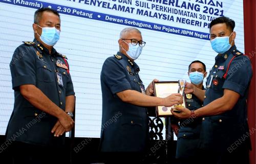 DATUK SERI MOHAMMAD HAMDAN WAHID