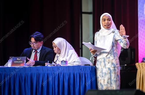PENDEBAT UM