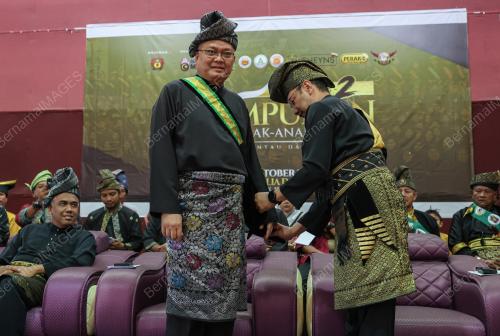 DATUK SERI DR SHAMSUL ANUAR NASARAH