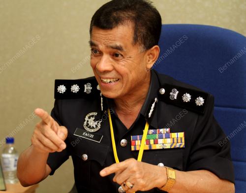 PK10_24032015_HARI_POLIS