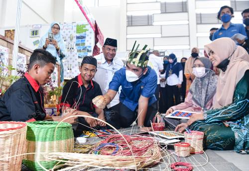 DATUK DR RADZI JIDIN