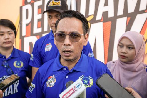 MOHD AZLAN HELMI