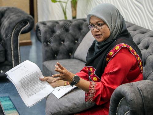 PROFESOR MADYA DR NAZIRAH LEE
