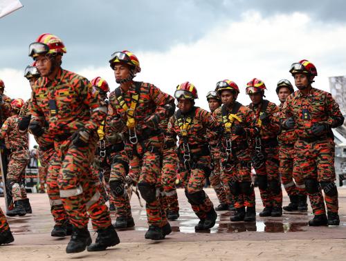 ANGGOTA BOMBA