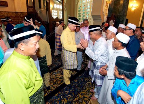 PK10_30052014_SULTAN_SOLAT