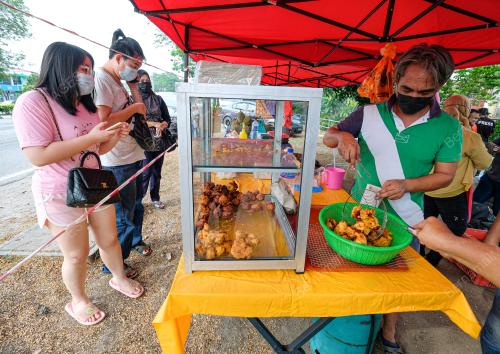 PENIAGA DURIAN GORENG