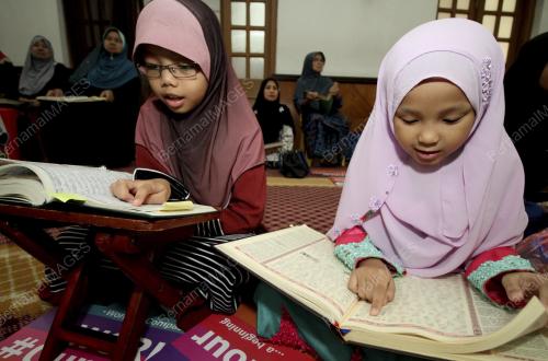 PK10_31082017_QURAN
