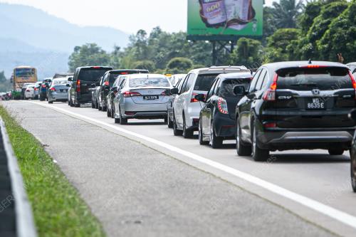 TINJAUAN LEBUHRAYA UTARA SELATAN (PLUS)