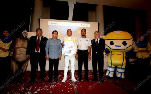 PK11_02052017_NAZRI