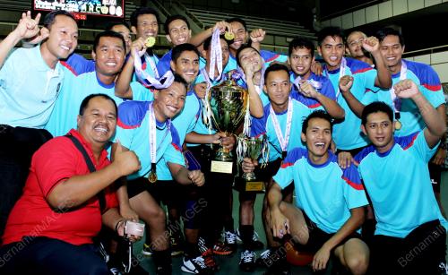 PK11_02062012_JUARA_LELAKI