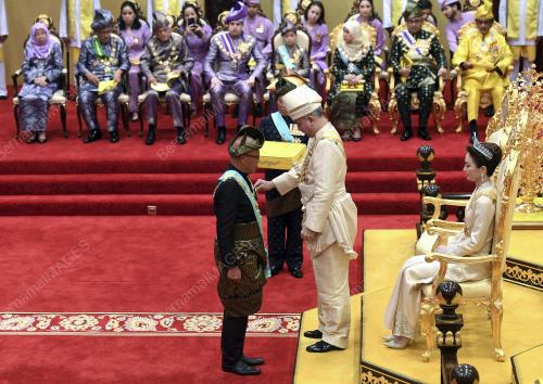 PK11_05112017_SULTAN_NAZRIN