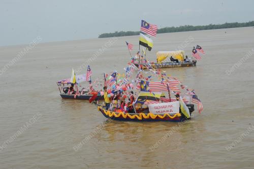 PK11_05122015_KARNIVAL