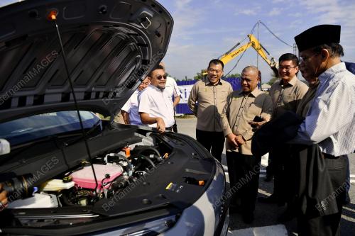 DATUK SERI SAARANI MOHAMAD
