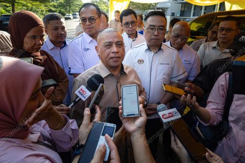 DATUK SERI SAARANI MOHAMAD