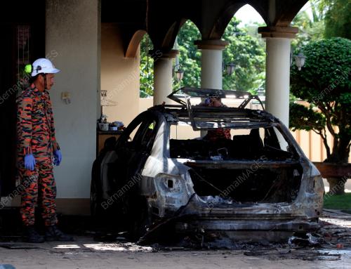 KERETA DIBAKAR