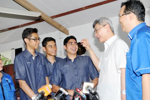 PK11_09062016_GERAKAN_CALON