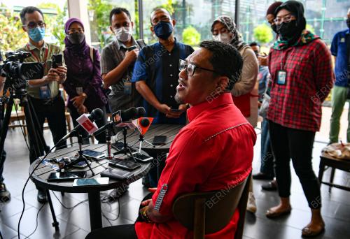 DATUK SERI AHMAD FAIZAL AZUMU