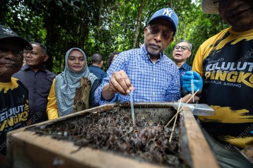 DATUK SERI DR ZAMBRY ABDUL KADIR