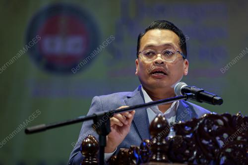 NIK NAZMI NIK AHMAD