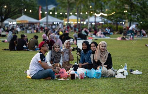 TINJAUAN IFTAR DI PADANG AWAM 