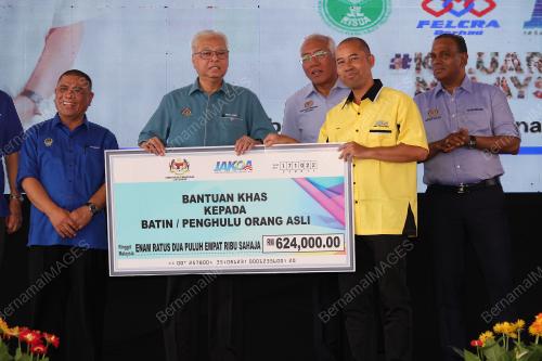 DATUK SERI ISMAIL SABRI YAAKOB