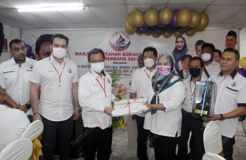 DATUK SERI MOHD SHAFIE APDAL