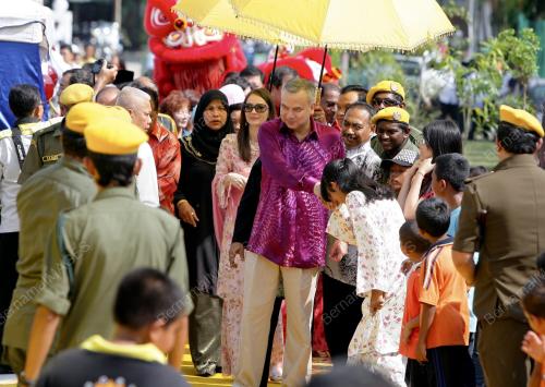 RAJA DR.NAZRIN SHAH