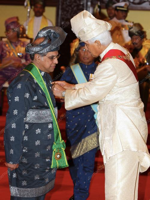SULTAN AZLAN SHAH