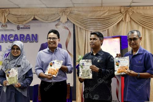 KHAIRUL AZWAN HARUN