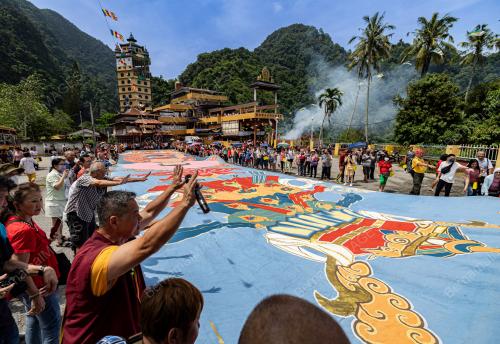 TINJAUAN SAMBUTAN HARI WESAK