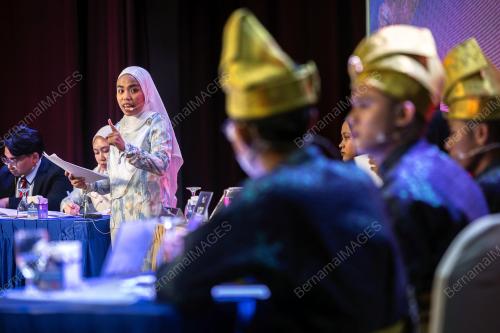 PENDEBAT UM
