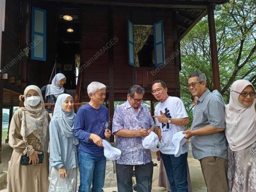 GALERI RUMAH LAT