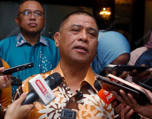 DATUK SERI SAARANI MOHAMAD