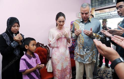 PK11_26082013_NAZRIN_ZIARAH