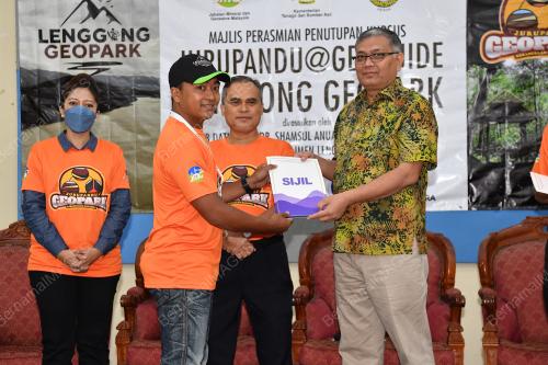 DATUK SERI DR SHAMSUL ANUAR NASARAH
