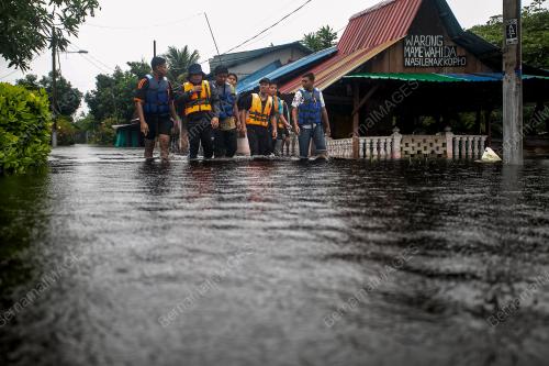 SUKARELAWAN KAMPUNG SELABAK