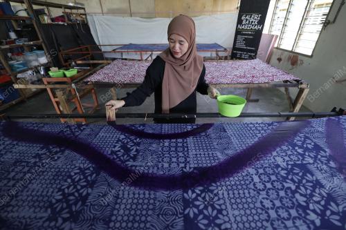 BATIK CLAY