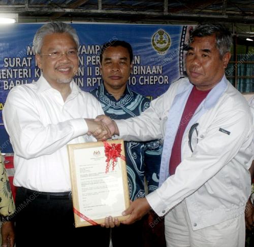 AHMAD HUSNI