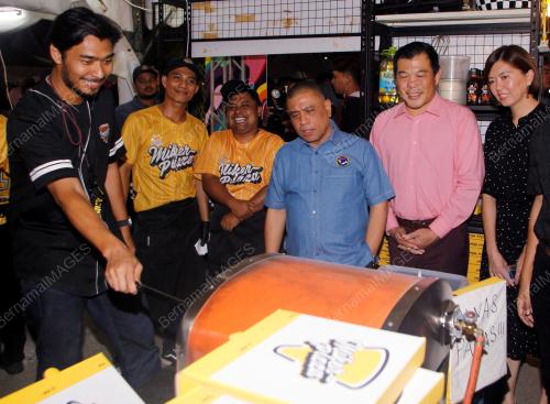 DATUK SERI SAARANI MOHAMAD